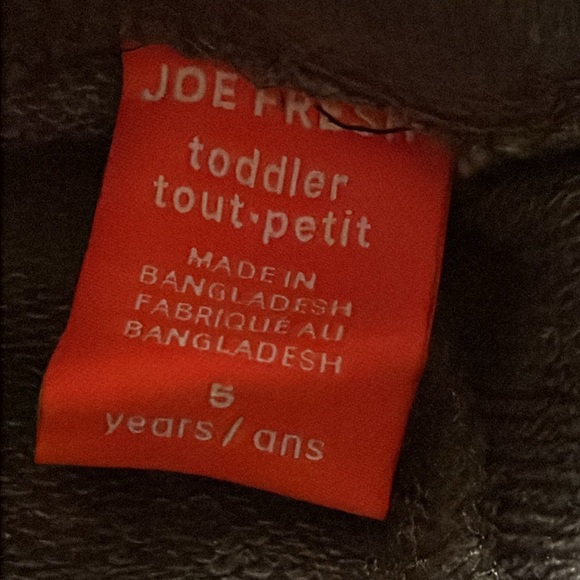 Size 5 boys shorts and shirts - Picture 3 of 13